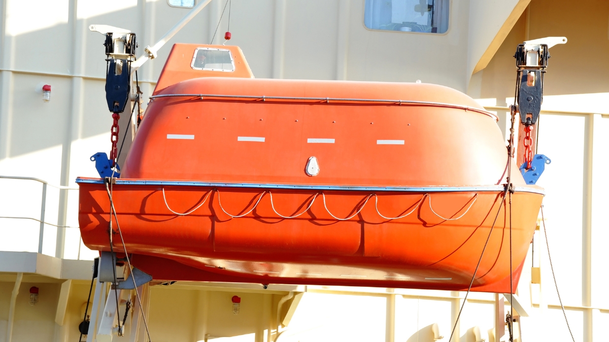 Quarterly lifeboat inspection